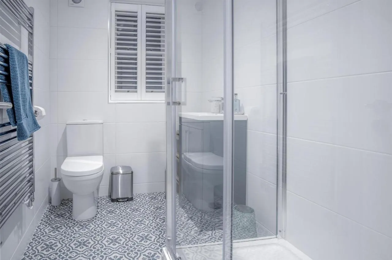 Midnight - 2 Bedroom Apartment - Tenby