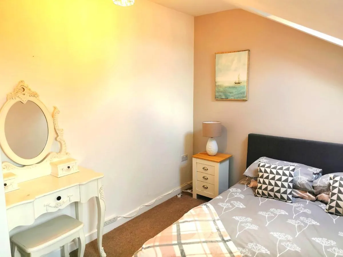Sunflower Apartment, Family Near In Pembrokeshire Apartman Tenby
