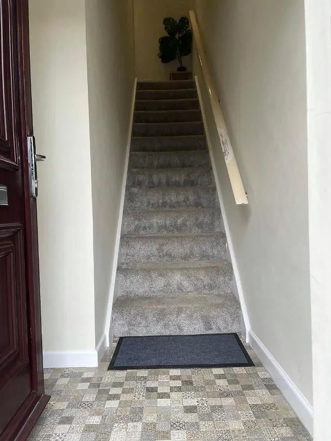 Apartment - Two Bedroom Apartment- Private Parking