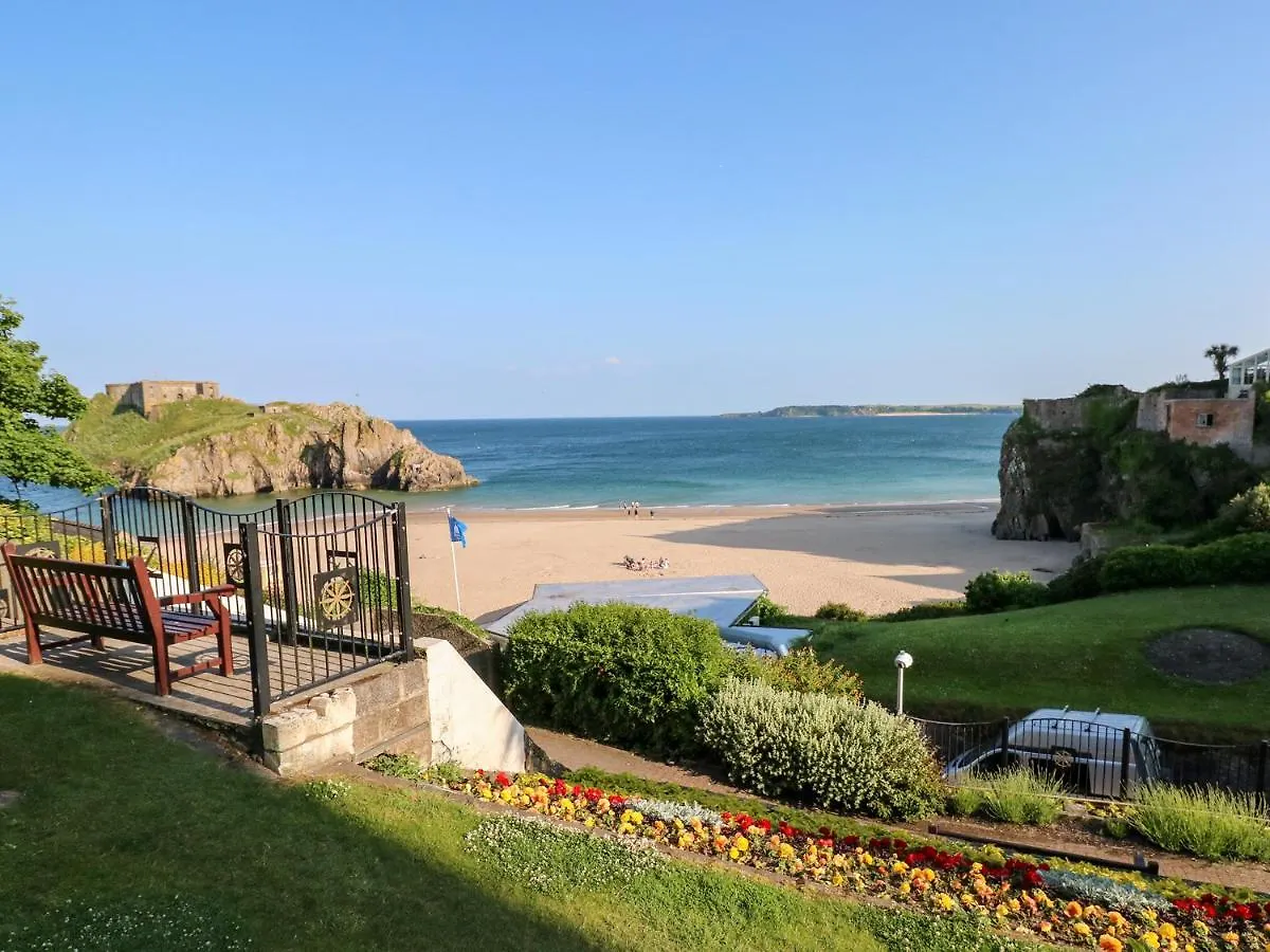 The Shell At The Hideaway * Tenby