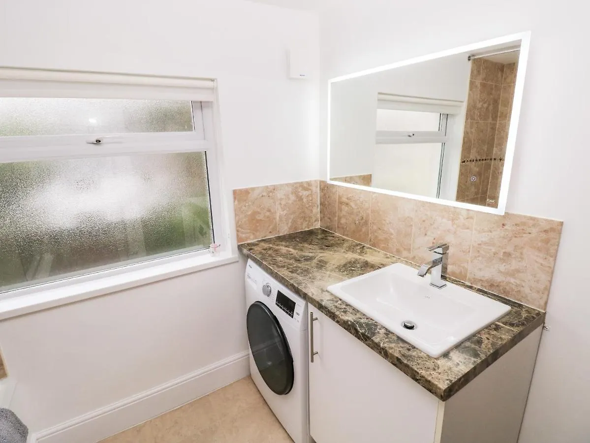Holiday home Ty Cwtch Tenby