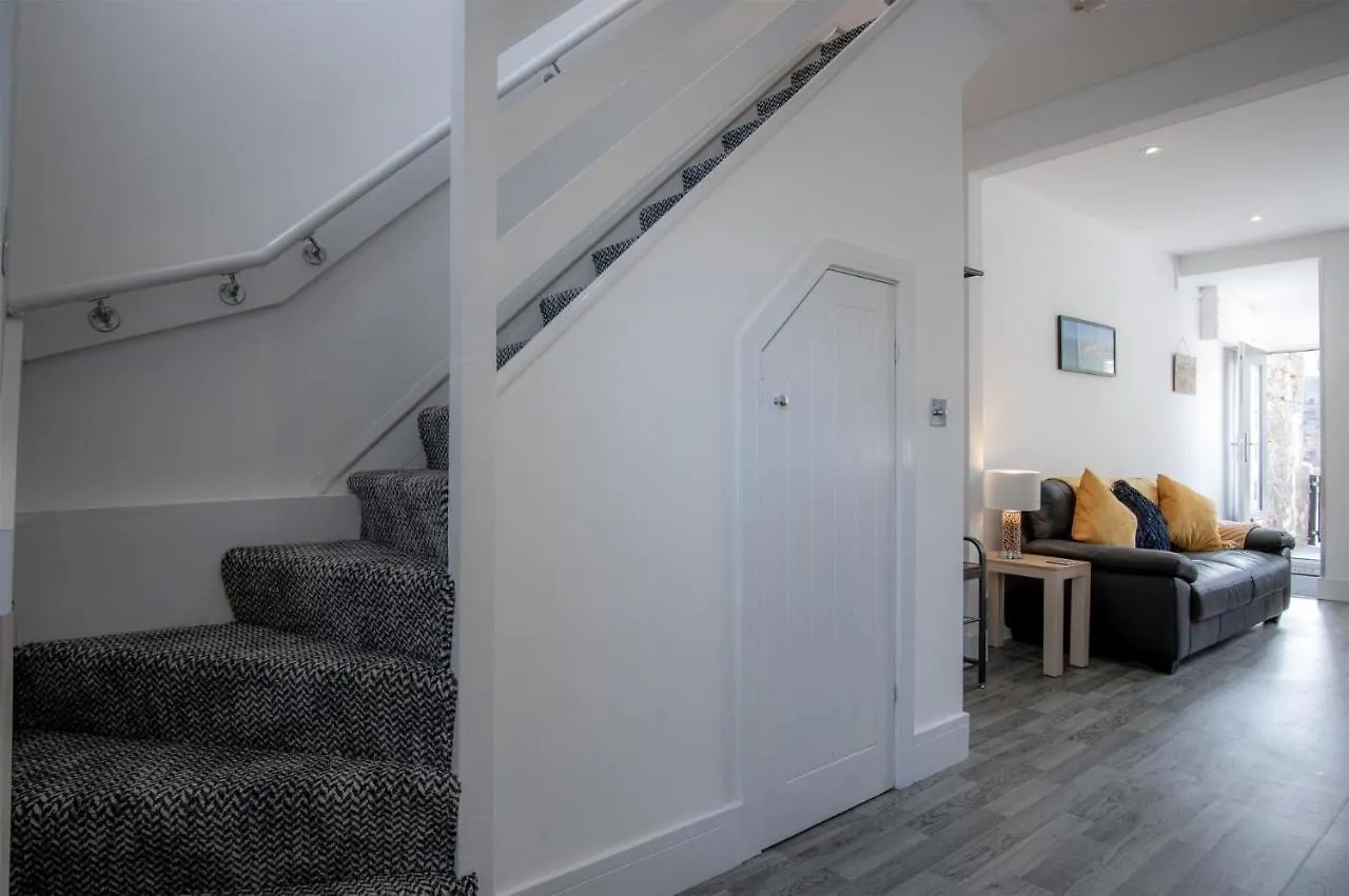 Hawtree - 2 Bedroom - Дом отдыха Тенби