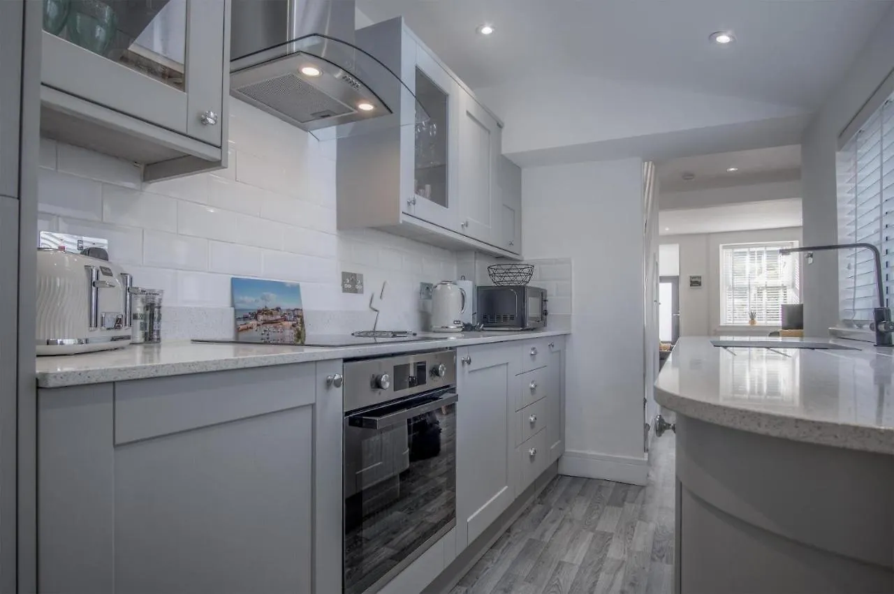 Hawtree - 2 Bedroom - Дом отдыха Тенби