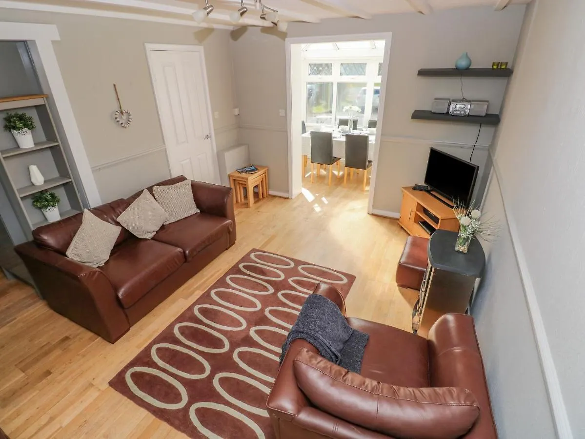 Holiday home Grooms Tenby
