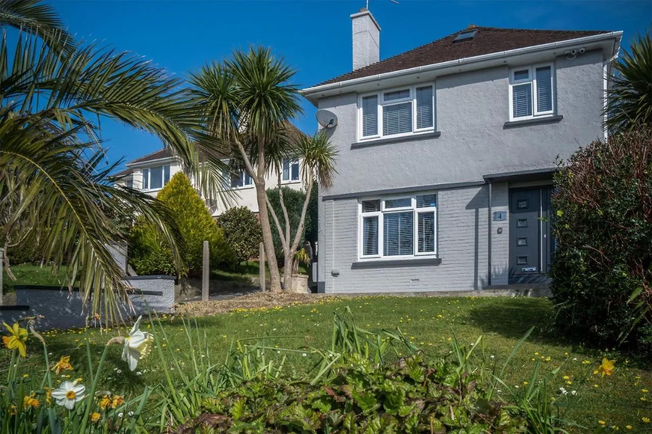 Mayfield House - 4 Bedroom House - * Tenby