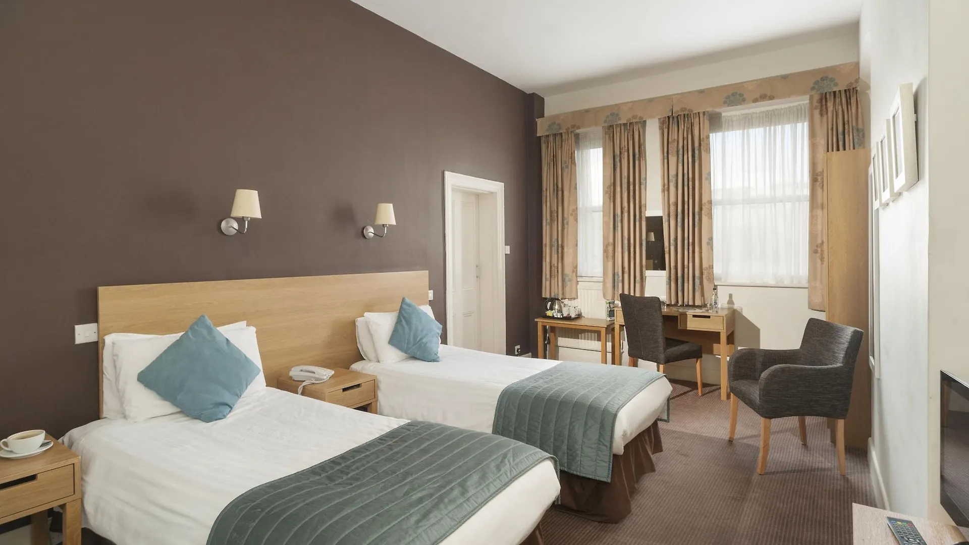 Imperial 3* Tenby