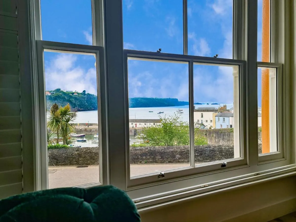 Apartment Midnight - 2 Bedroom Apartment - Tenby