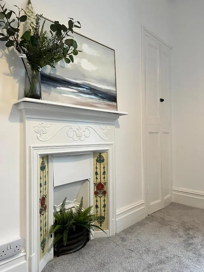 Heathcliff - 5 Bedroom House In Town Centre * Tenby