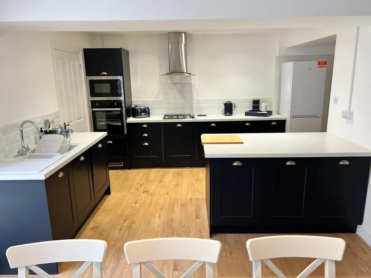 Holiday home Heathcliff - 5 Bedroom House In Town Centre *