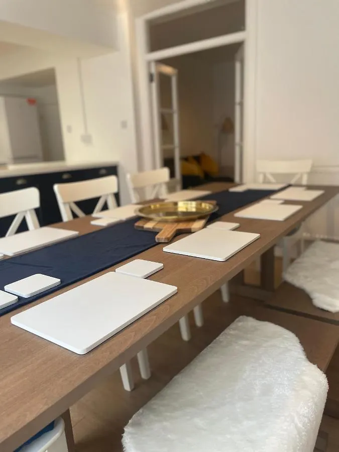 Heathcliff - 5 Bedroom House In Town Centre Тенби