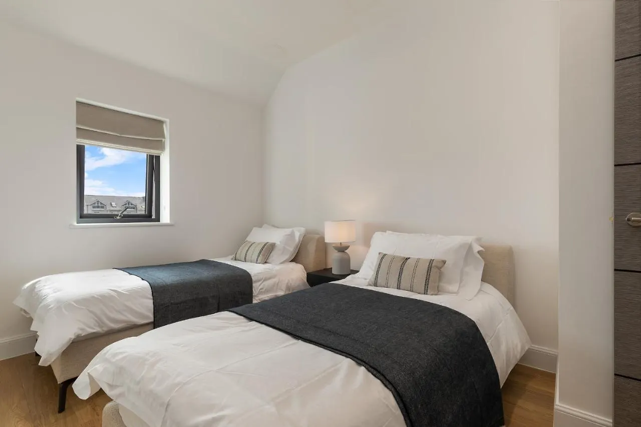 Apartment 10 Waterstone House - Luxury With Sea Views
