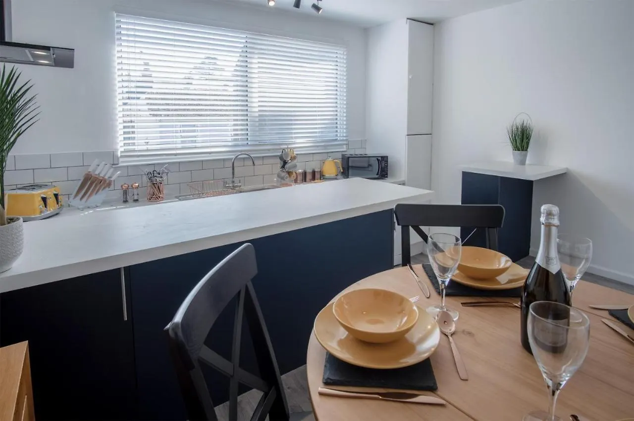 Ivy Cellar - 2 Bedroom - Apartment *