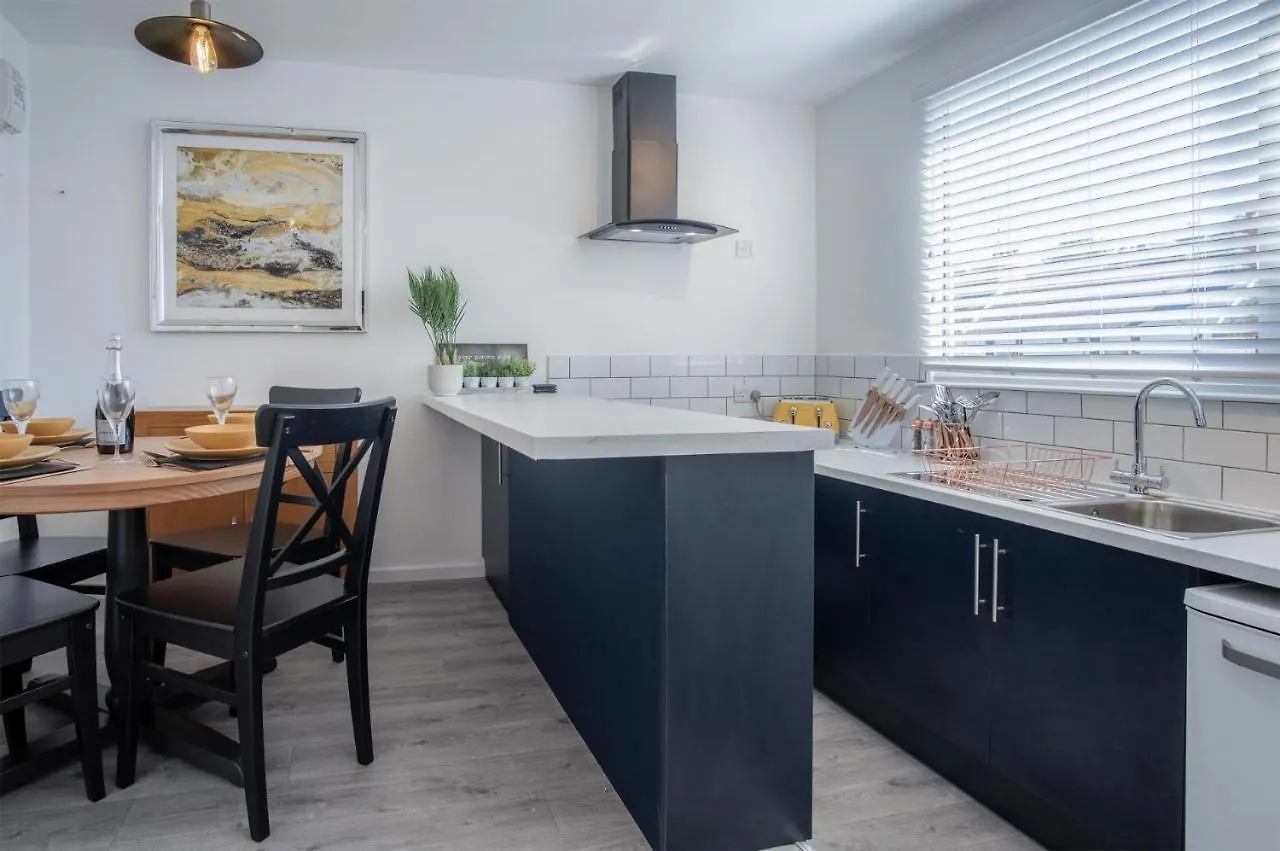 Ivy Cellar - 2 Bedroom - Tenby