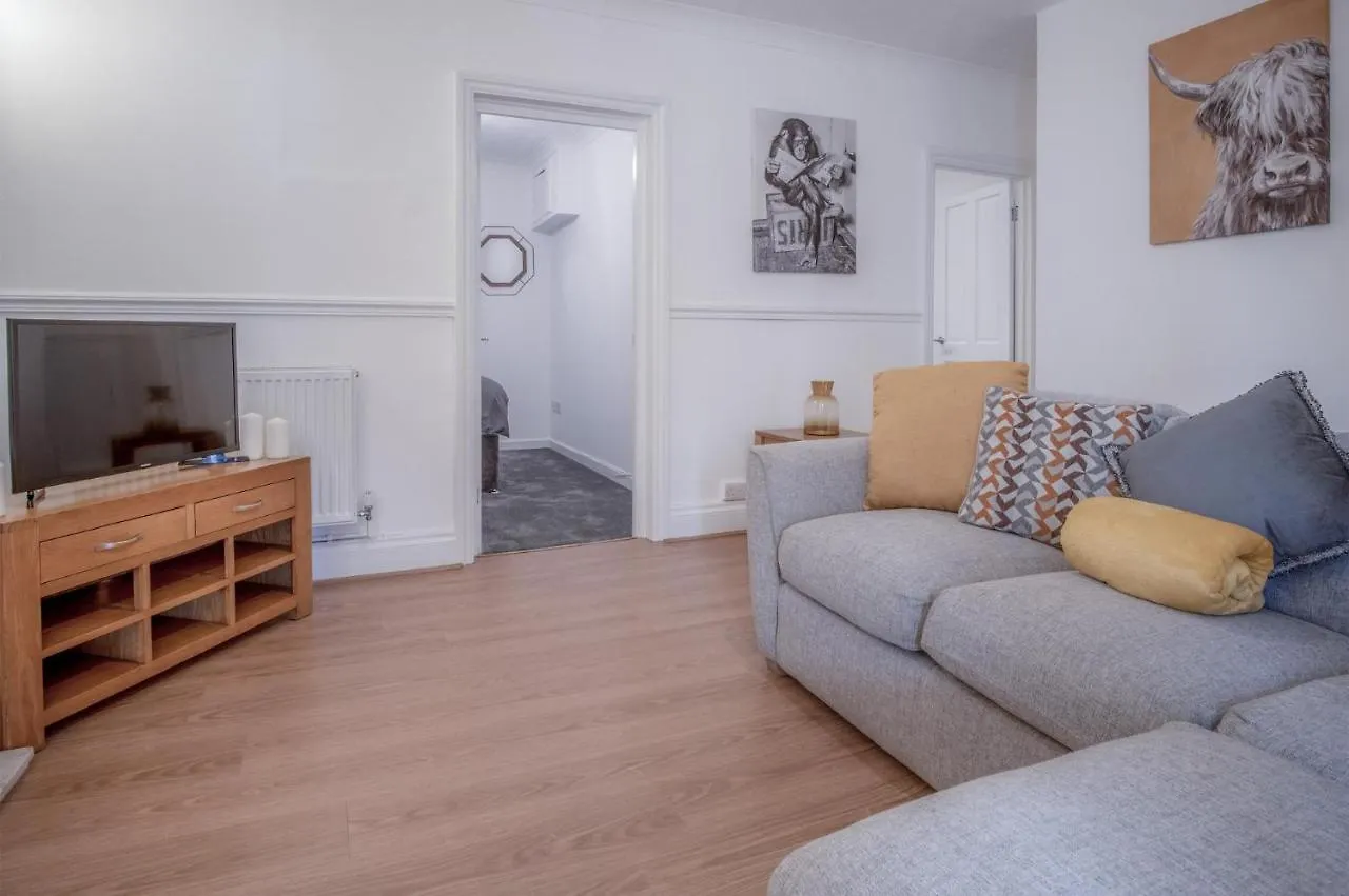 Ivy Cellar - 2 Bedroom - Apartment *
