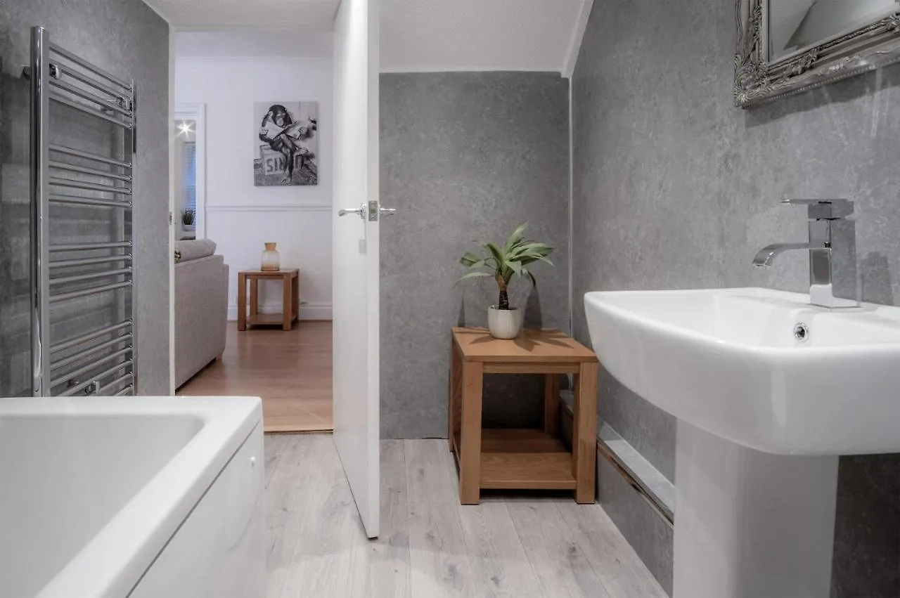 Ivy Cellar - 2 Bedroom - Apartment