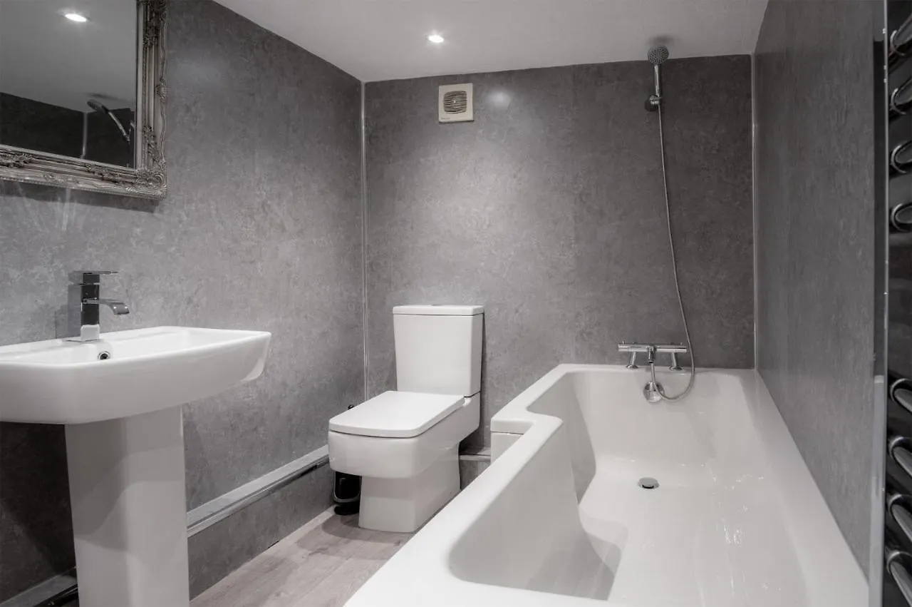 Ivy Cellar - 2 Bedroom - Apartment *