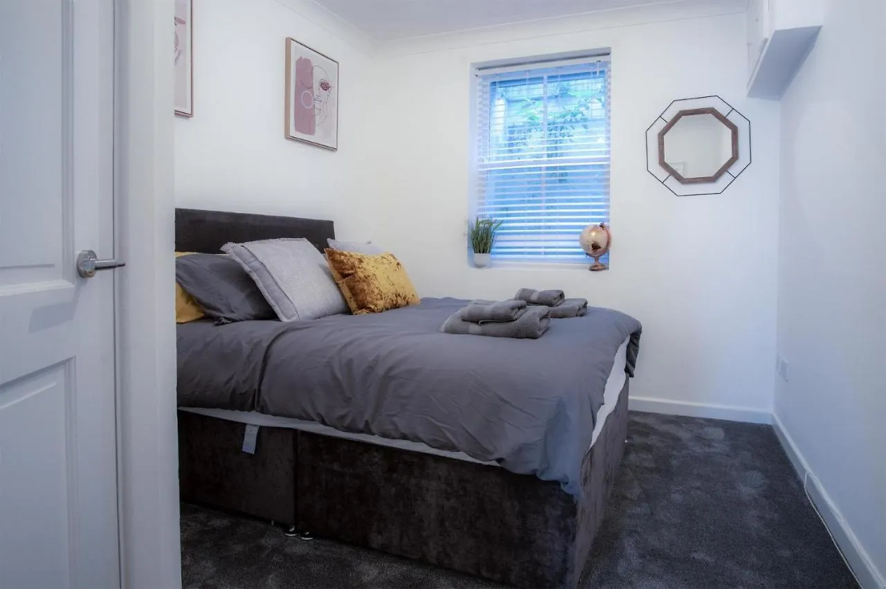 Ivy Cellar - 2 Bedroom -