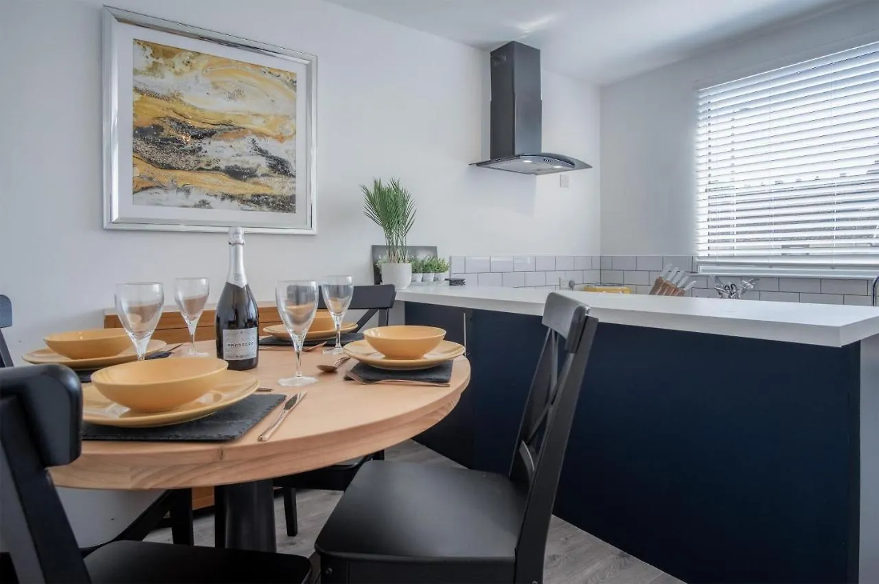 Ivy Cellar - 2 Bedroom - Apartment *