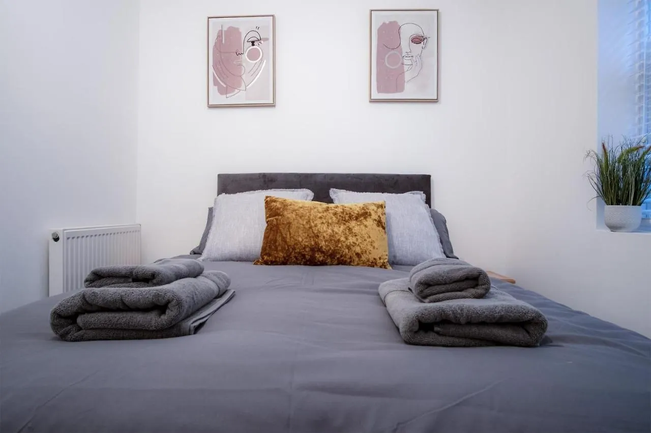 Ivy Cellar - 2 Bedroom - Apartment