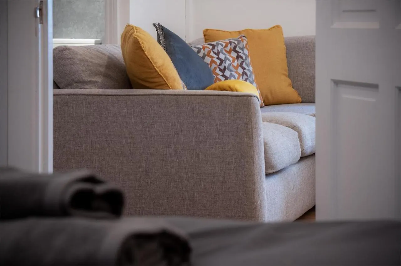 Ivy Cellar - 2 Bedroom -