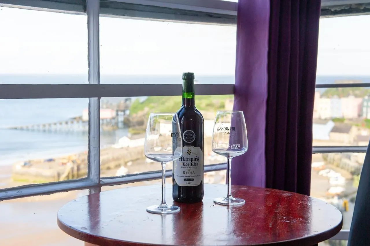 Royal Lion Tenby