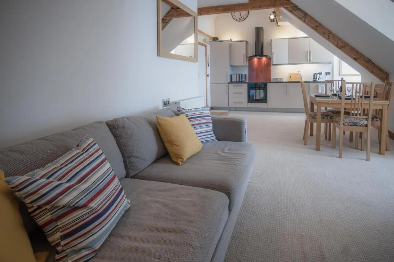 The Nest - 1 Bedroom - Apartment Tenby