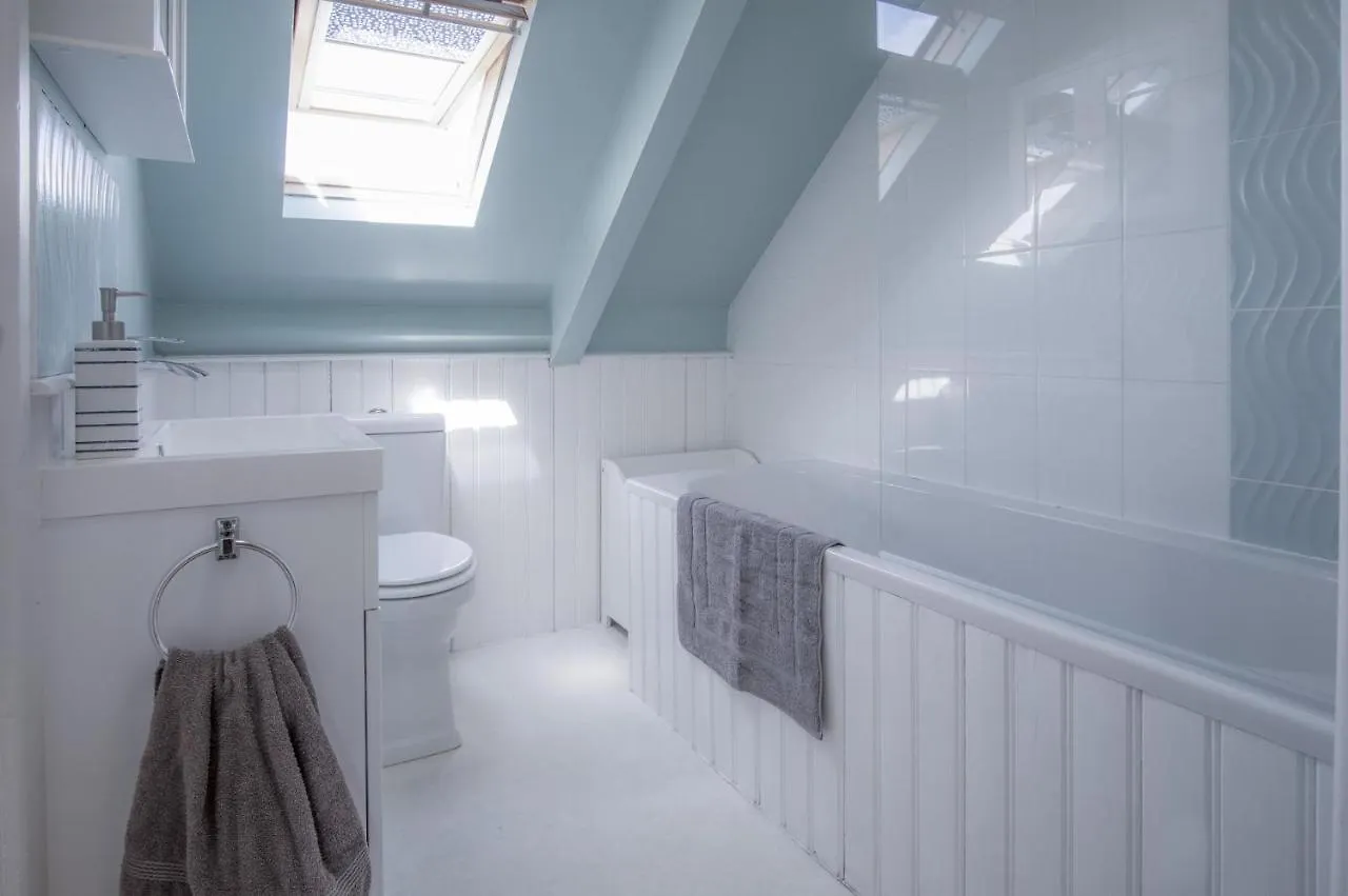 The Nest - 1 Bedroom - Apartment Tenby