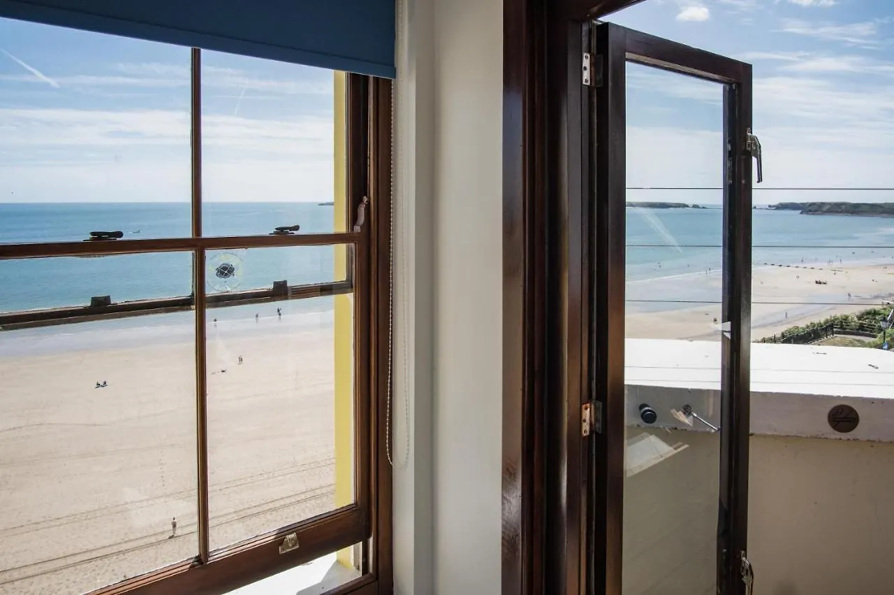 The Nest - 1 Bedroom - Apartment Tenby