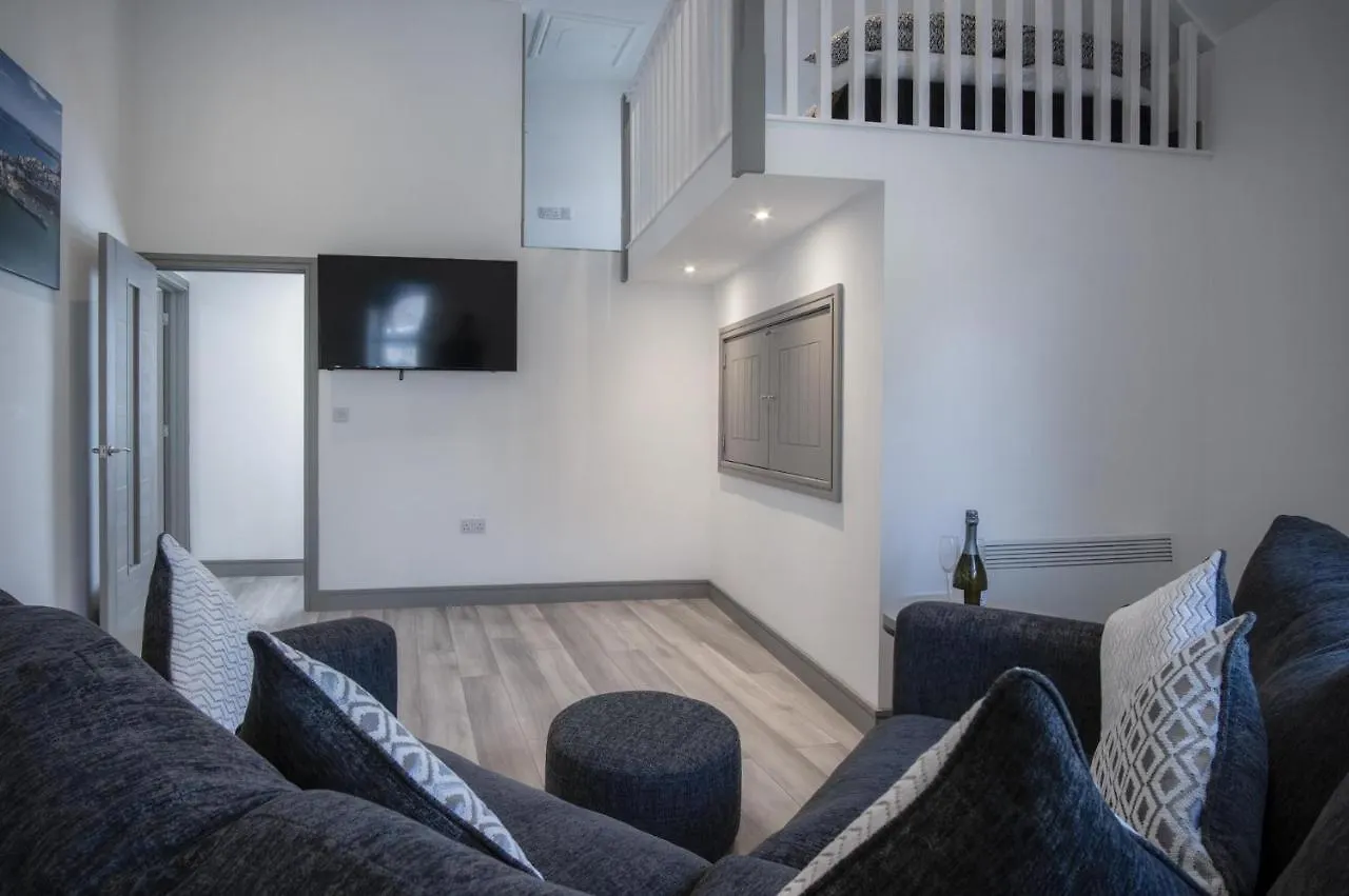 Four Seasons - 2 Bedroom - Apartment