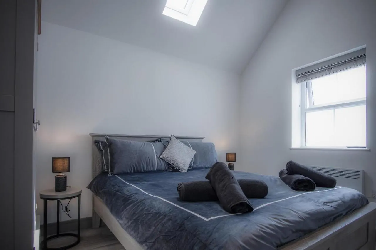 Four Seasons - 2 Bedroom - * Tenby
