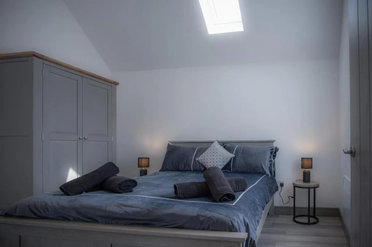 Four Seasons - 2 Bedroom - Apartment Tenby