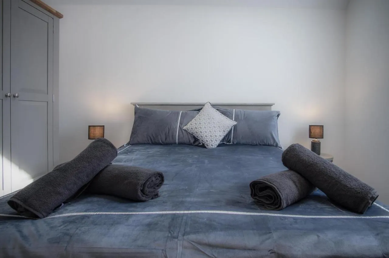 Four Seasons - 2 Bedroom -
