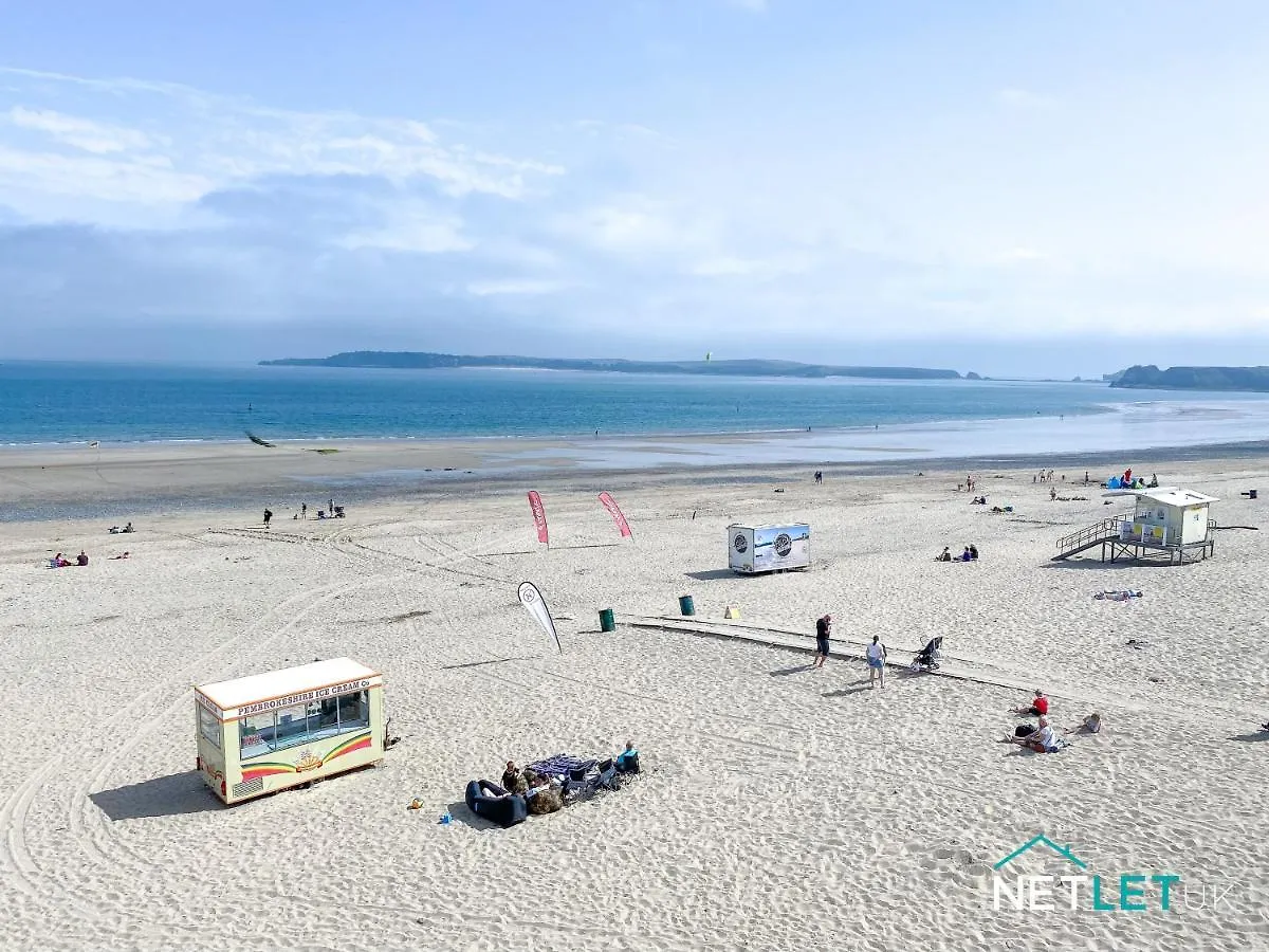 Apartment Sea Breeze
