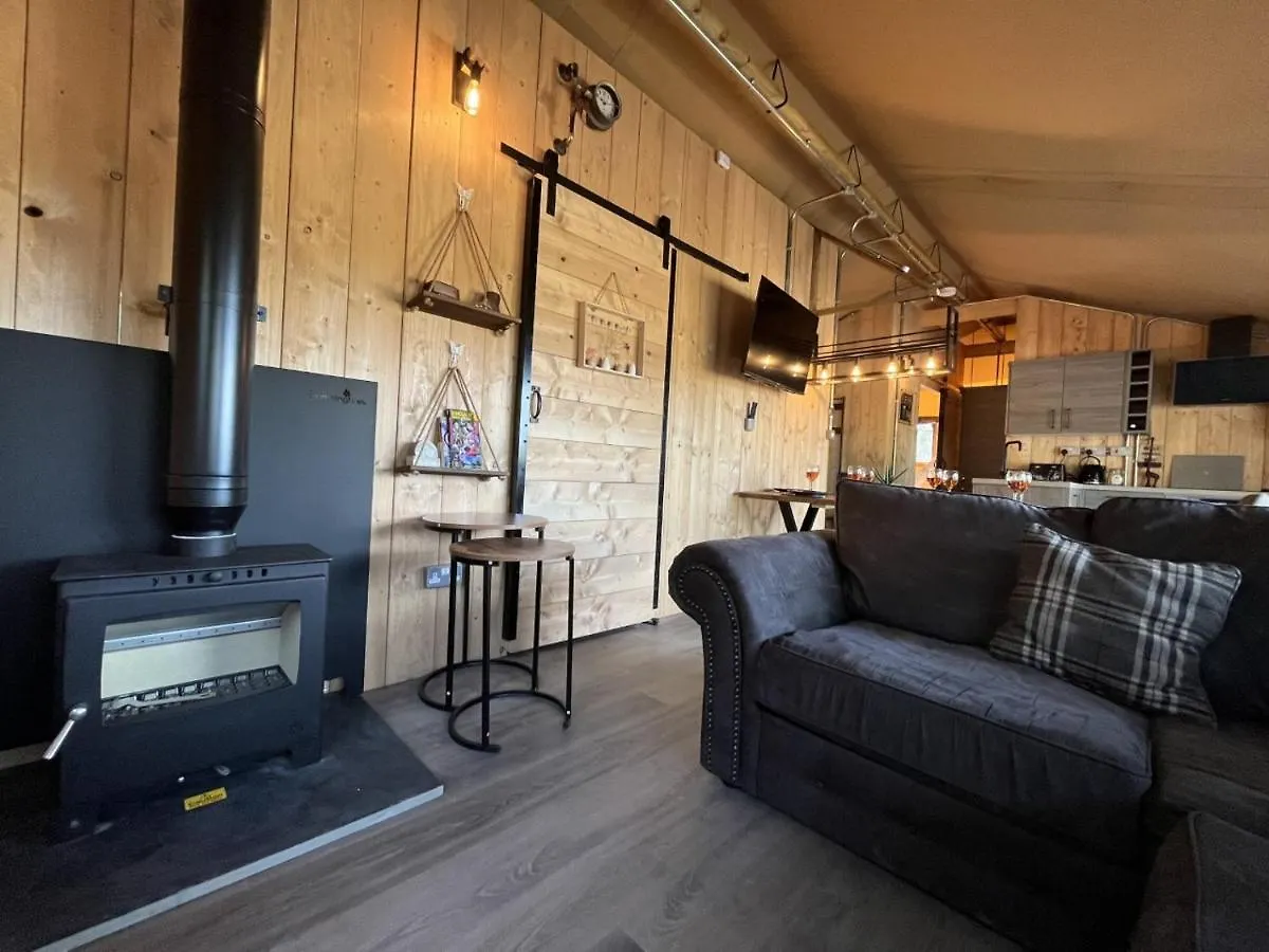 Luxury tent Lion King Safari Tent Tenby