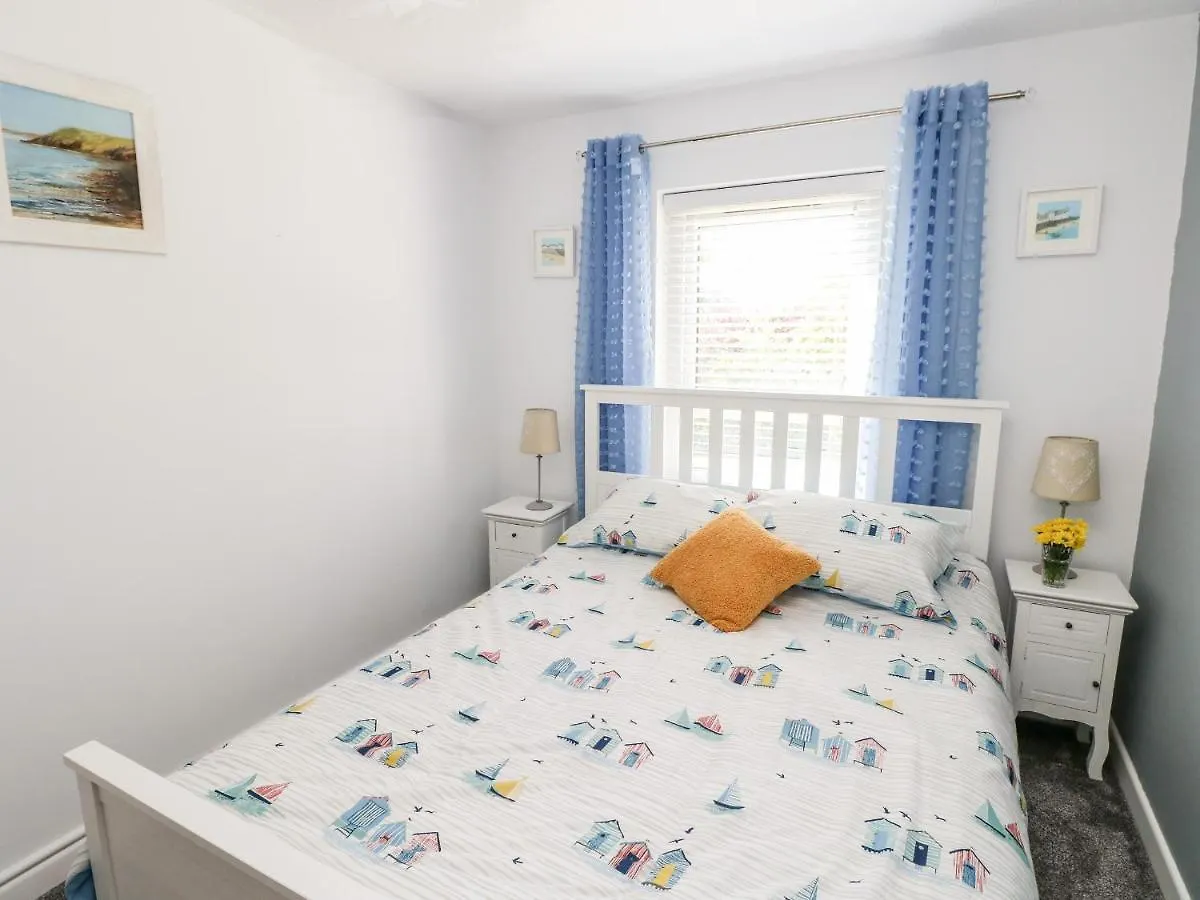 Clicketts Court Apartment *