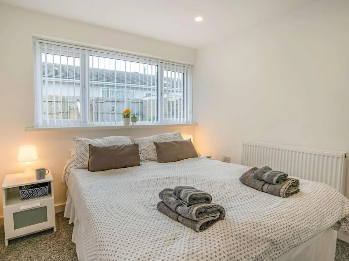 3-bed 5-6 Berth Modernised Bungalow! Holiday home