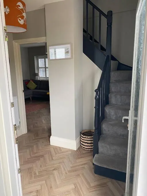 No 16 Dog Friendly Holiday home *