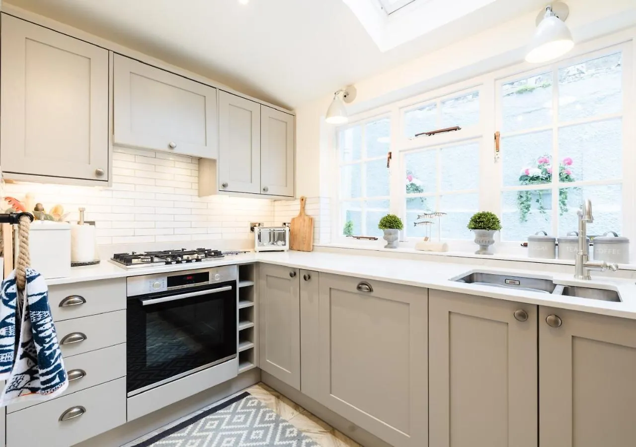 Holiday home Chart House Sleeps 6 *