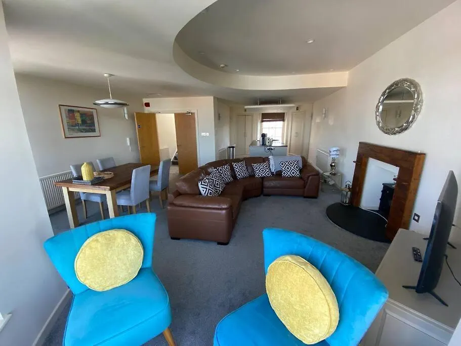 Apartment Caldey View- A Beautiful Flat In The Heart Oftenby