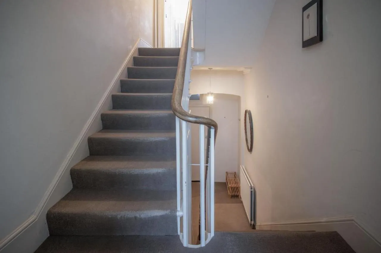 Apartment Connaught House - 2 Bedroom - *
