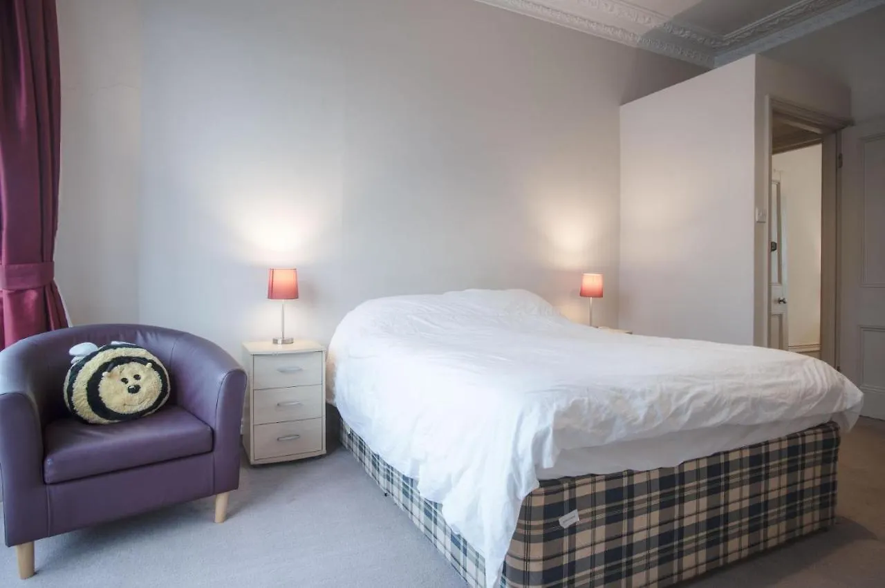 Connaught House - 2 Bedroom - *