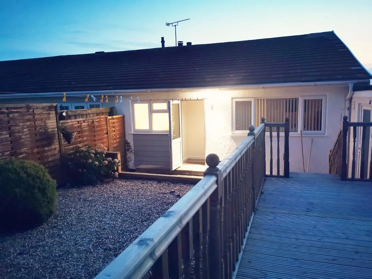 3-bed 5-6 Berth Modernised Bungalow! Holiday home *