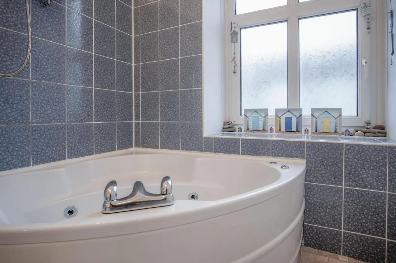 Connaught House - 2 Bedroom -
