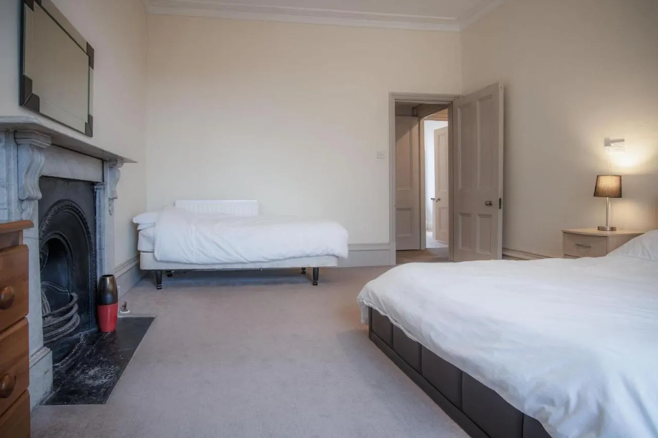 Connaught House - 2 Bedroom - Tenby
