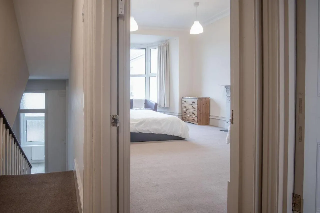 Connaught House - 2 Bedroom -