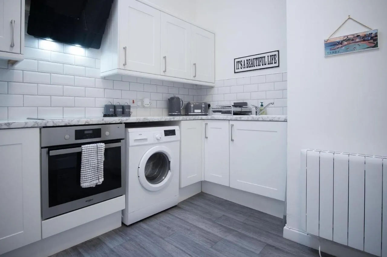 Cariad Llyyad Y Dydd - 1 Bedroom - Apartment *