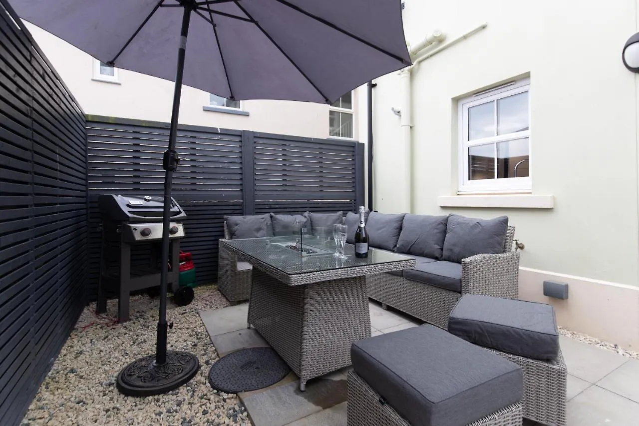 Mews - Seaside Parking Terrace *