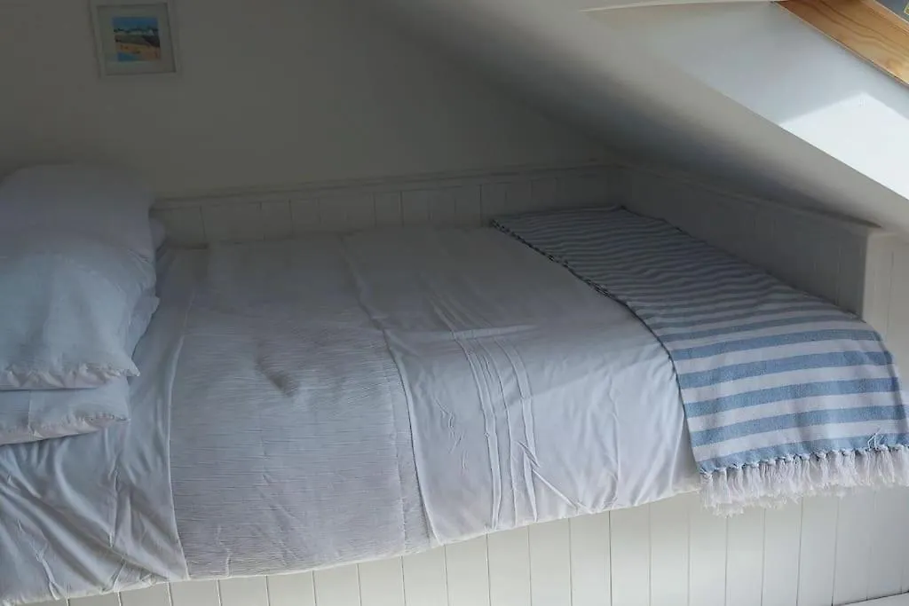 Sea Crest, Beautiful In With Sea Views Holiday home Tenby