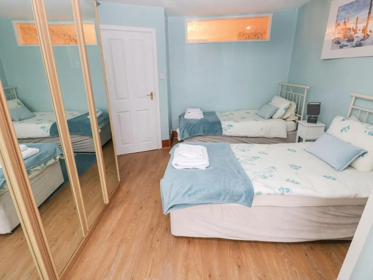 Gower View Apartment