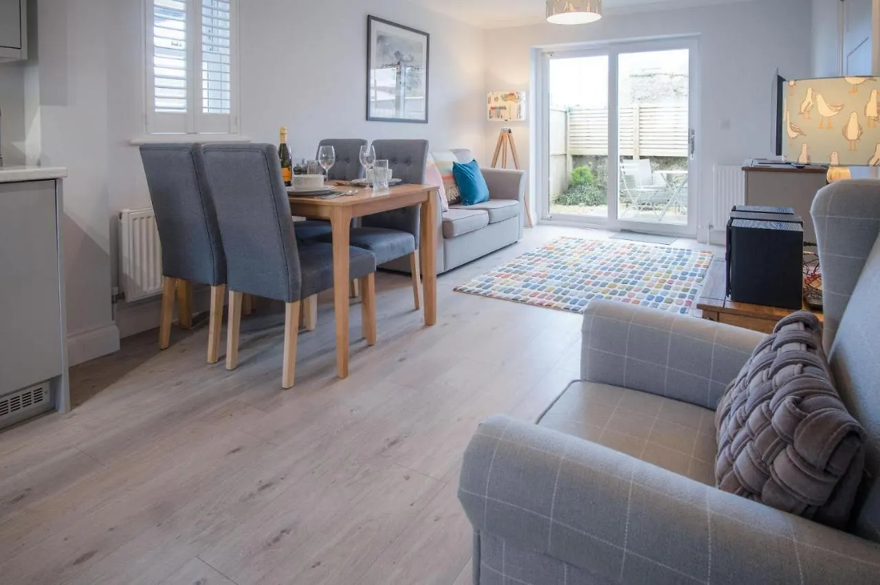 Holiday home Ty Melyn - 2 Bedroom - *